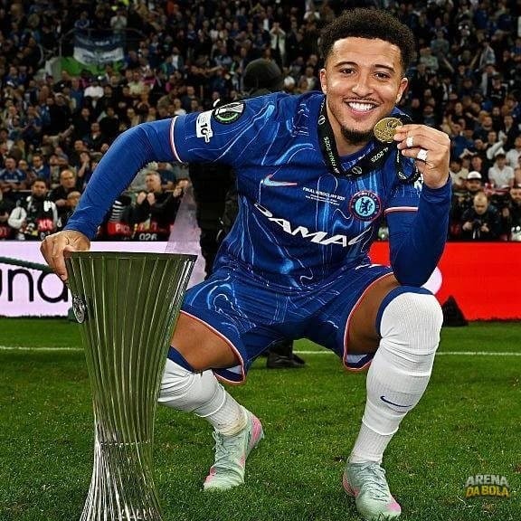 Jadon Sancho está livre no mercado e pode ser contratado de graça