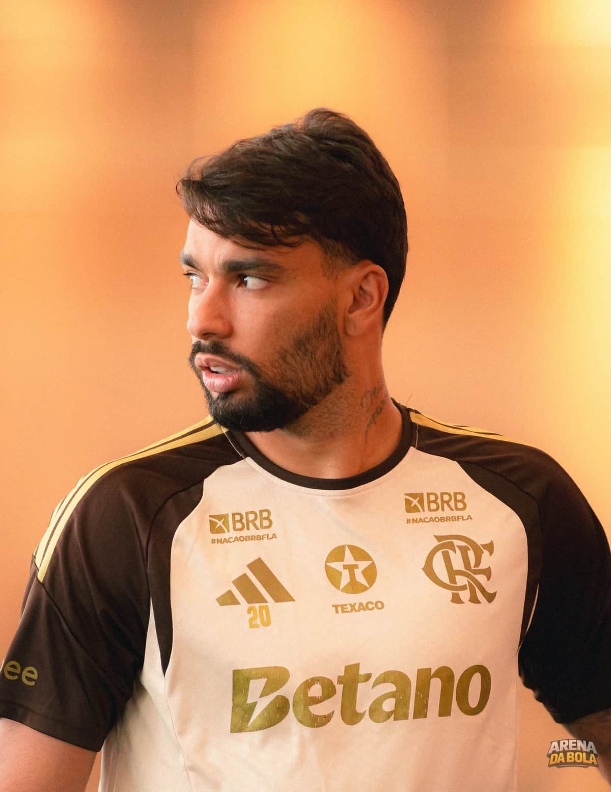 Jogadores do Flamengo retornam ao CT Ninho do Urubu após folga
