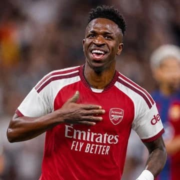Arsenal avança e acerta termos com Vinicius Junior; negociações com Real Madrid se intensificam