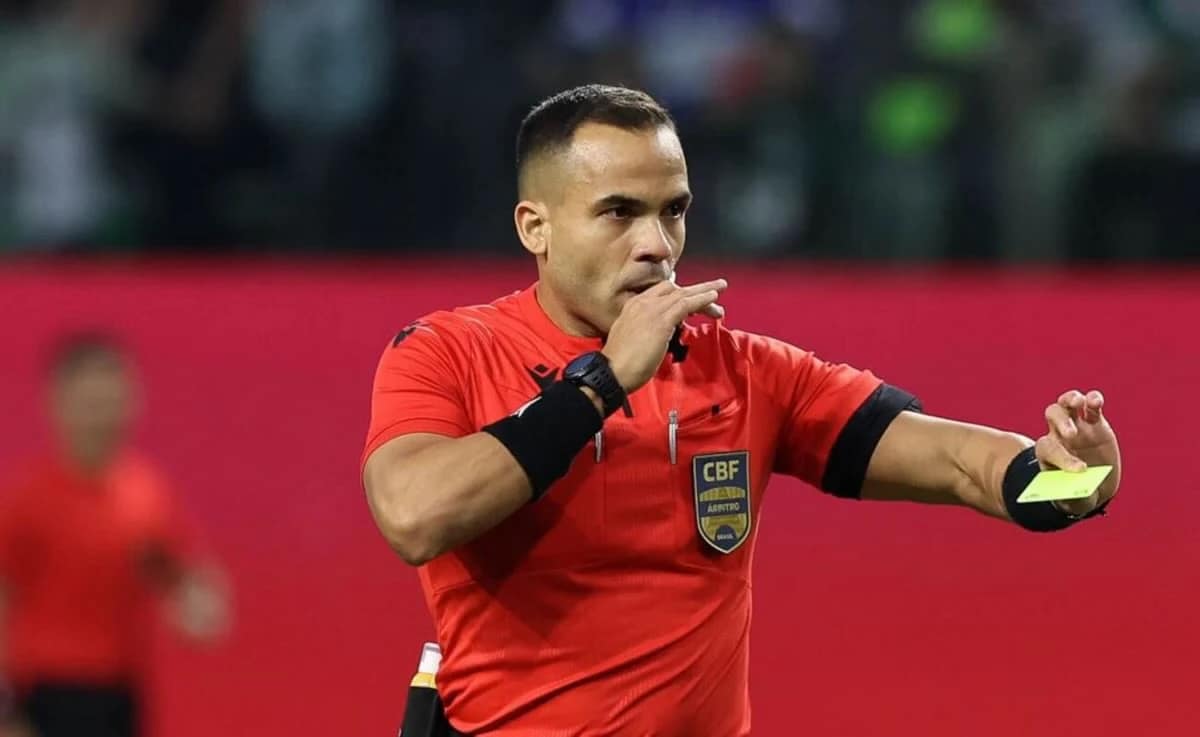 Corinthians solicita gravação do áudio do árbitro após reclamação de jogador contra o Internacional