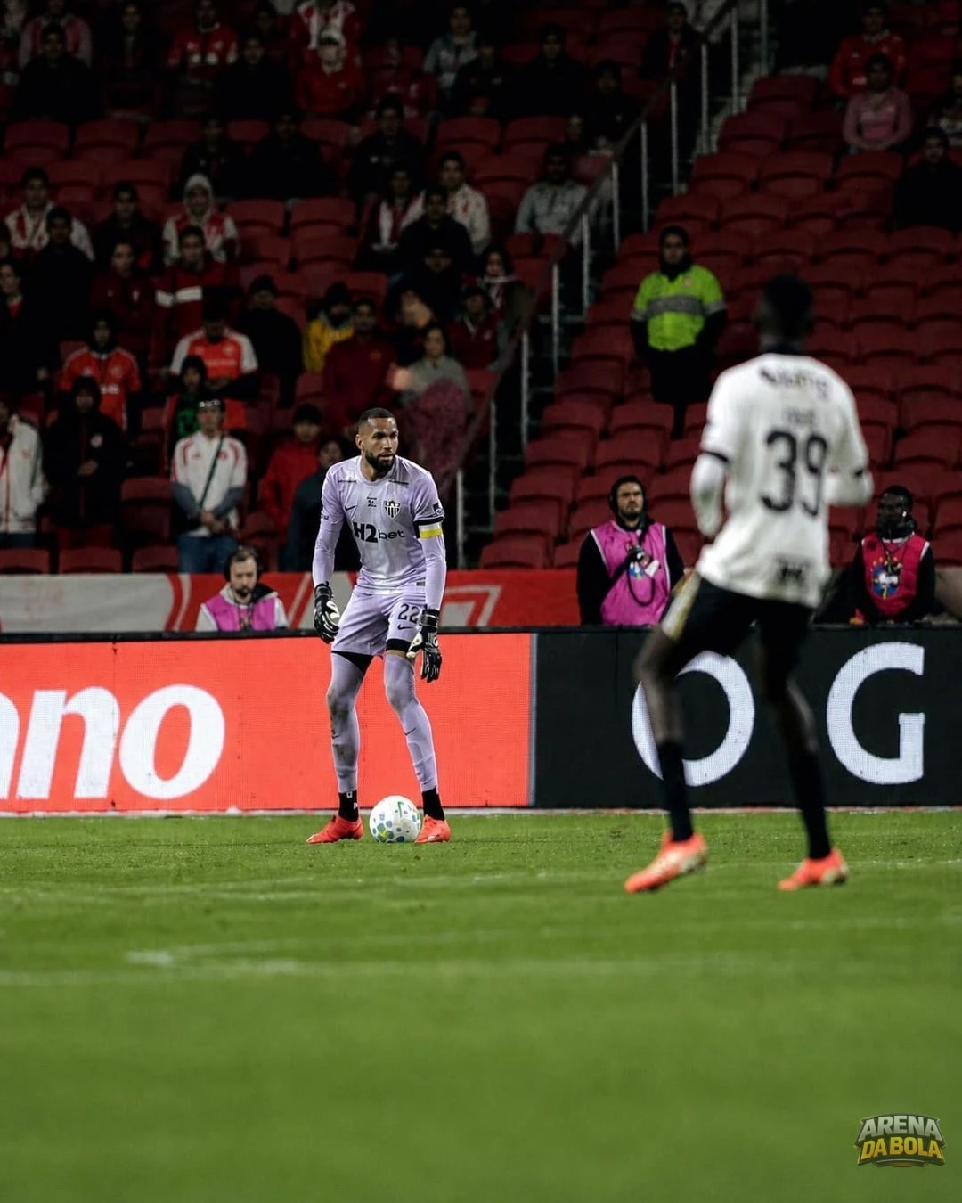 Regra contra cera: Internacional x Atlético-MG e o lance com Everson