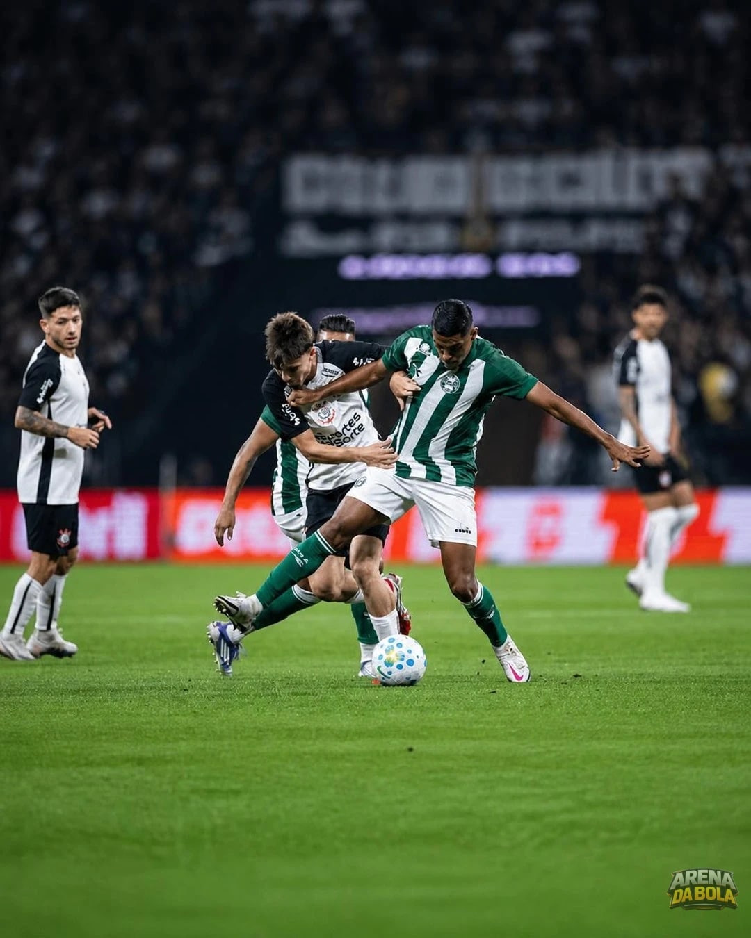 Corinthians quer manter boa fase contra o Coritiba no Couto Pereira