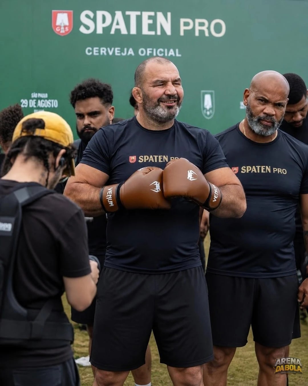 Glover Teixeira destaca parceria com Alex Poatan para o Spaten Fight Night 3