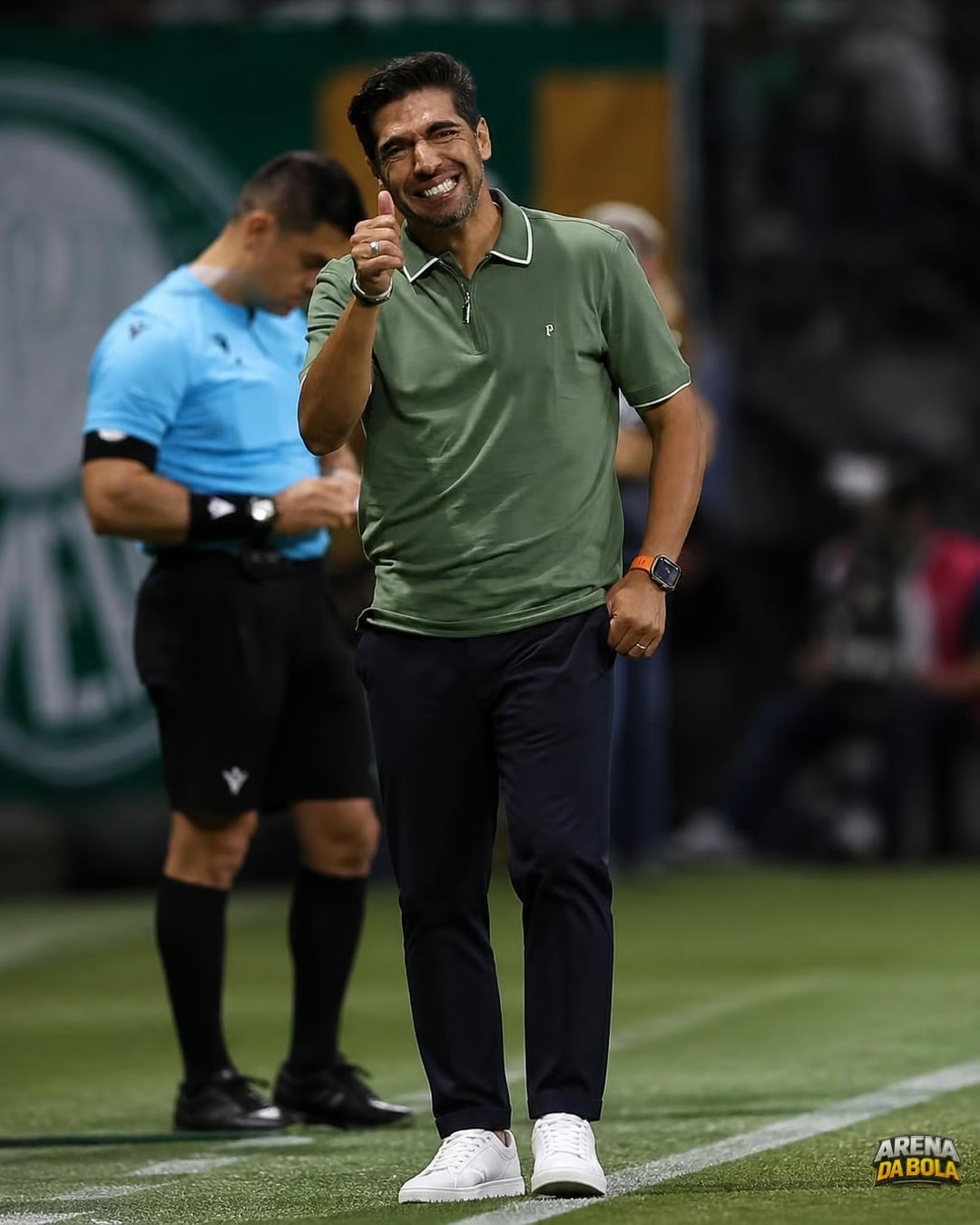 Abel Ferreira pode ser suspenso por até seis jogos após sua atitude de chutar um microfone
