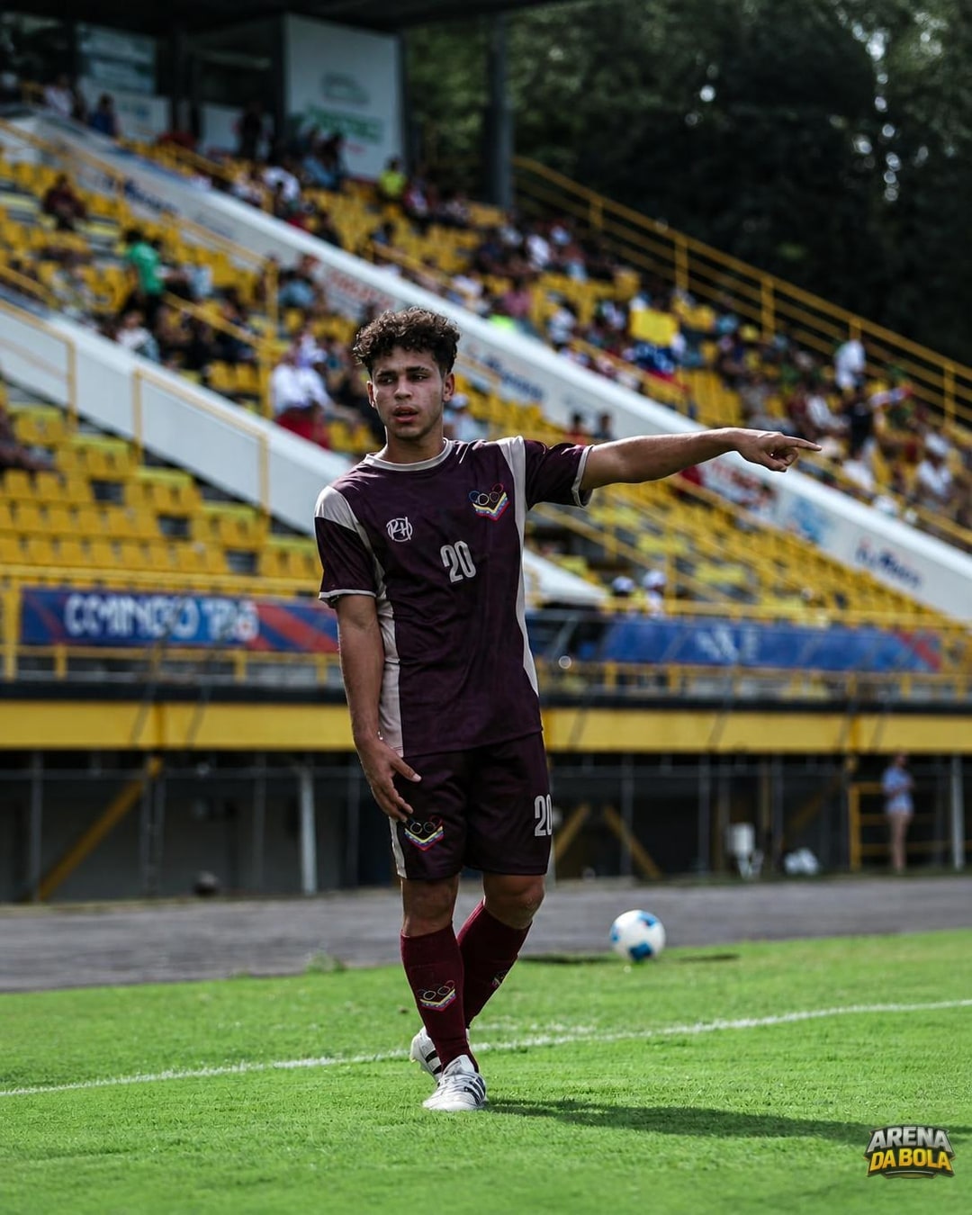 Cruzeiro negocia empréstimo de Henry Díaz, do Monagas