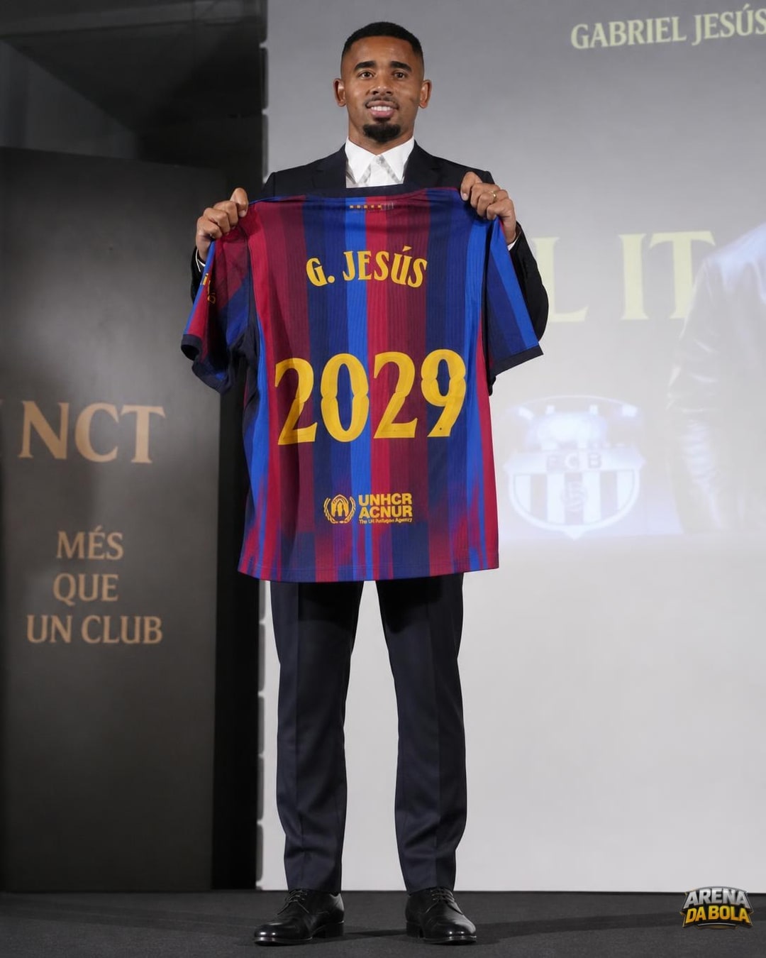Gabriel Jesus celebra sonho no Barcelona e comenta busca por Julián Álvarez