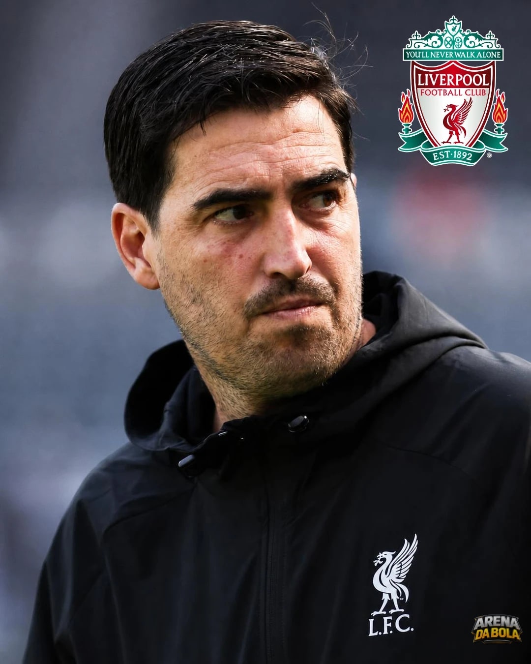 Iraola barra saída de Koumas no Liverpool, que monitora meia sérvio