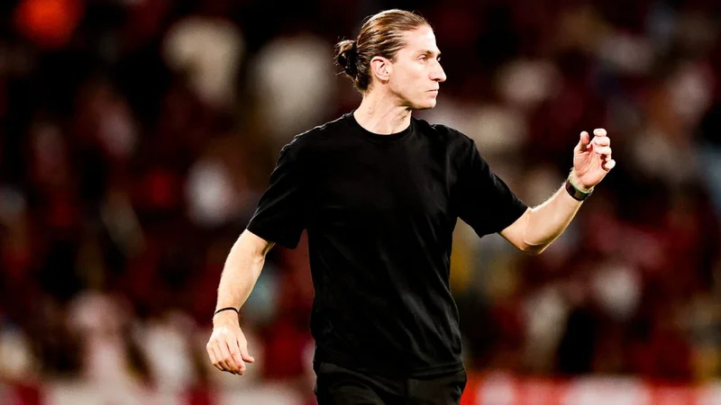 Filipe Luís avança na licença UEFA Pro para ser oficializado no Mônaco