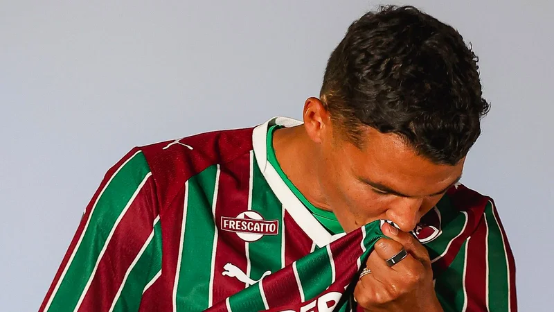 Thiago Silva usará a camisa 3 em seu retorno ao Fluminense