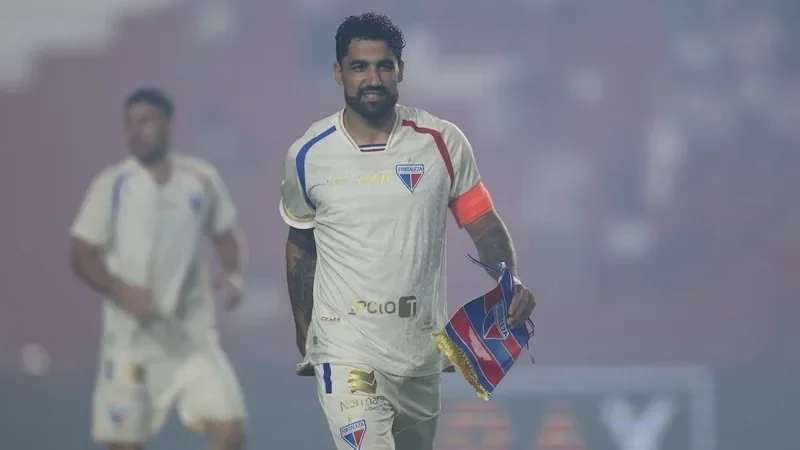 Fortaleza deve rescindir contrato com zagueiro Brítez após novo atrito